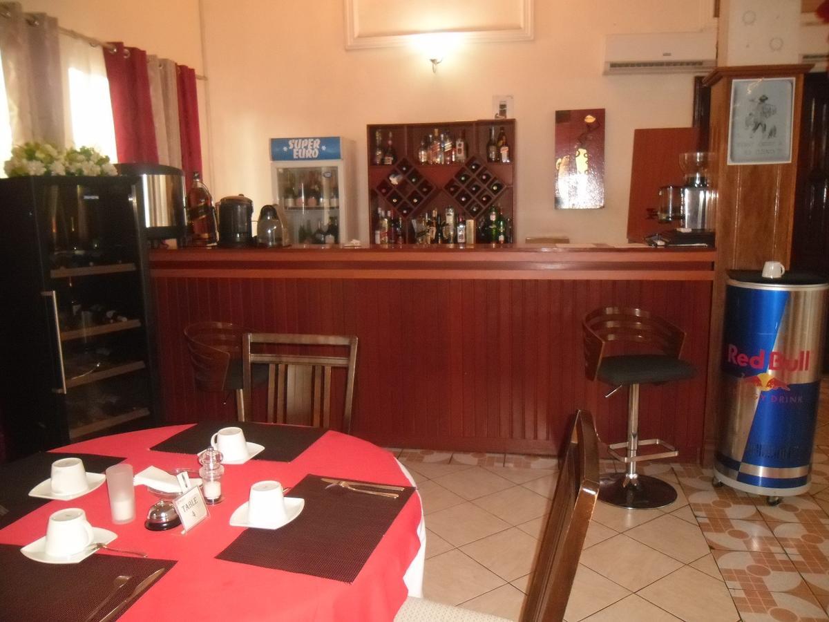 Hotel Vivi Palace Matadi Kültér fotó