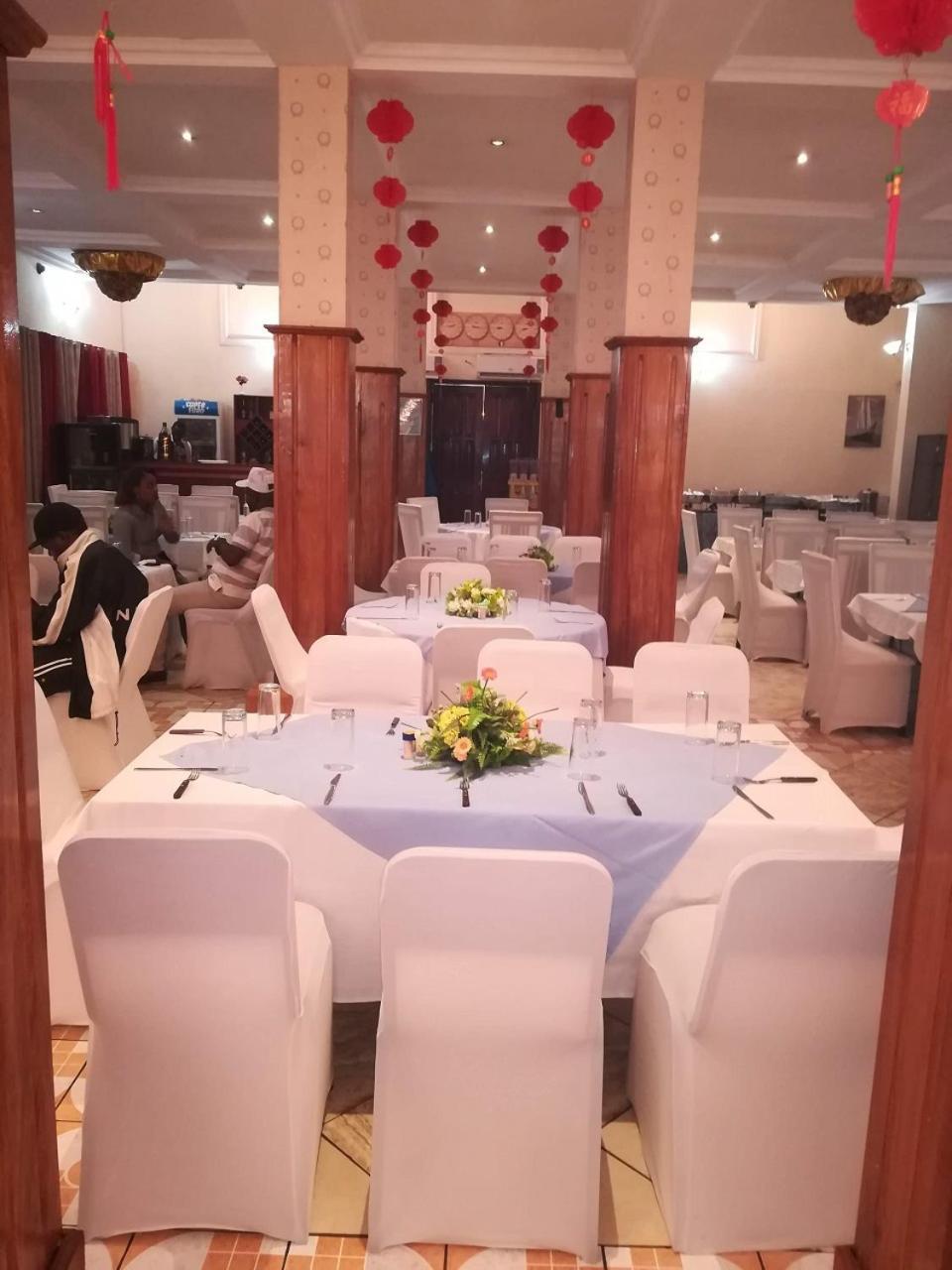 Hotel Vivi Palace Matadi Kültér fotó