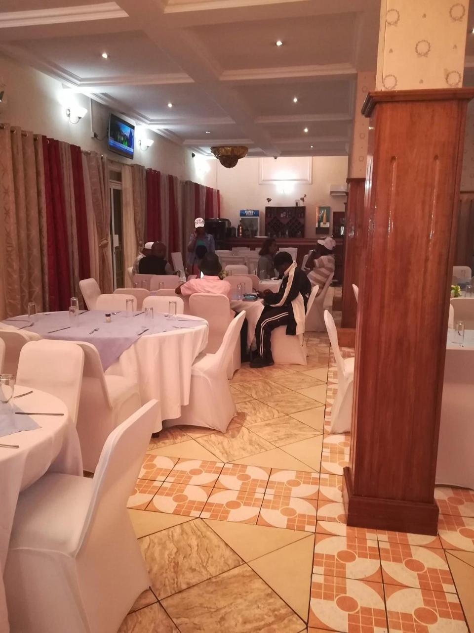 Hotel Vivi Palace Matadi Kültér fotó